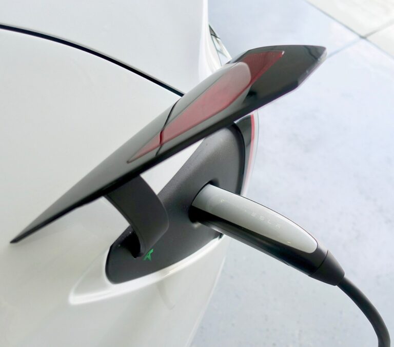 Tesla - lading